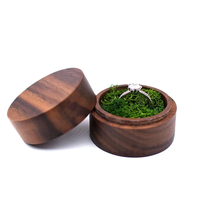 Boîte à Bagues Ronde en Noyer – Écrin Élégant en Bois avec Velours Doux