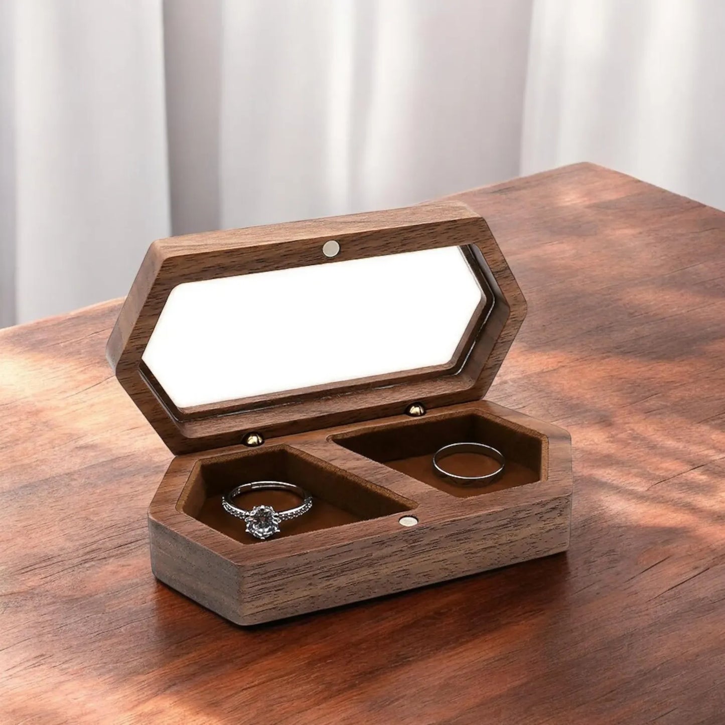 Boîte en bois pour accessoires précieux