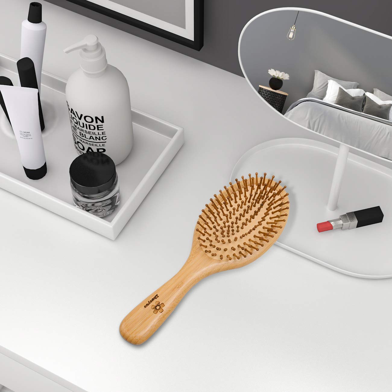 Brosses en bambou pour réduire les frisottis