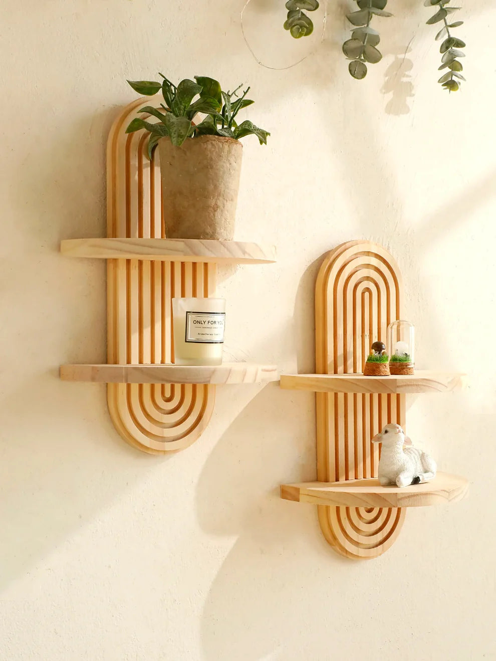 étagère bois design épuré pour intérieur moderne
