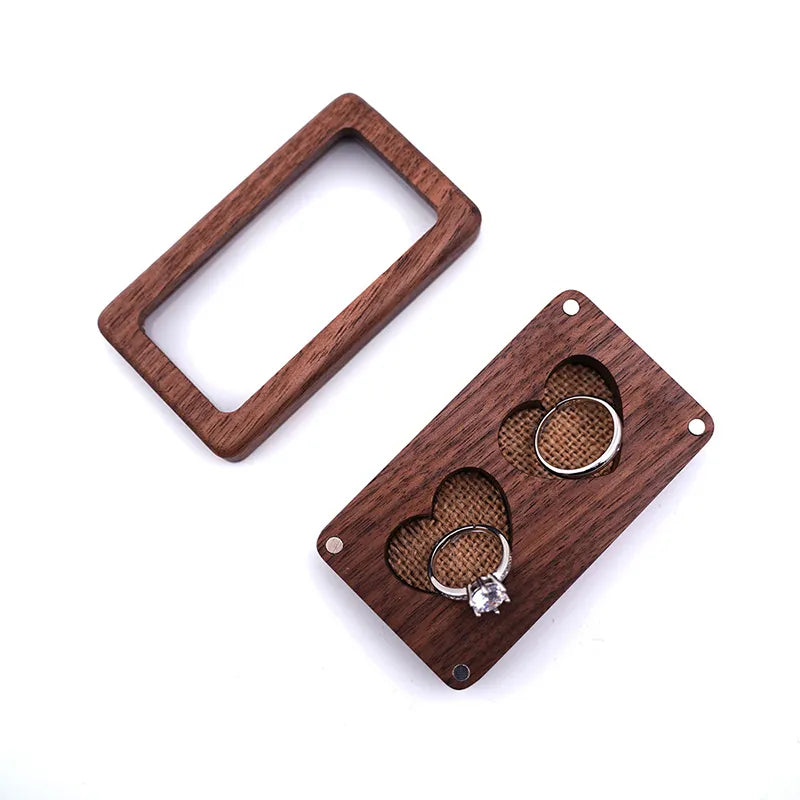 écrin en bois marron pour bijoux de mariage