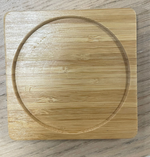Dessous de Plat Carré en Bois avec Empreinte Circulaire