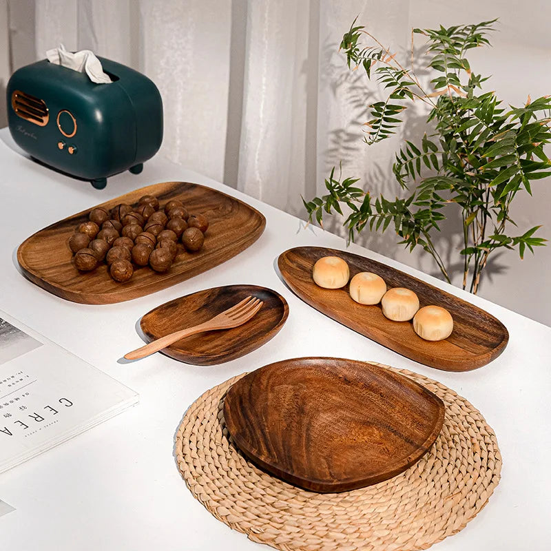 assiette ronde bois clair pour sushi