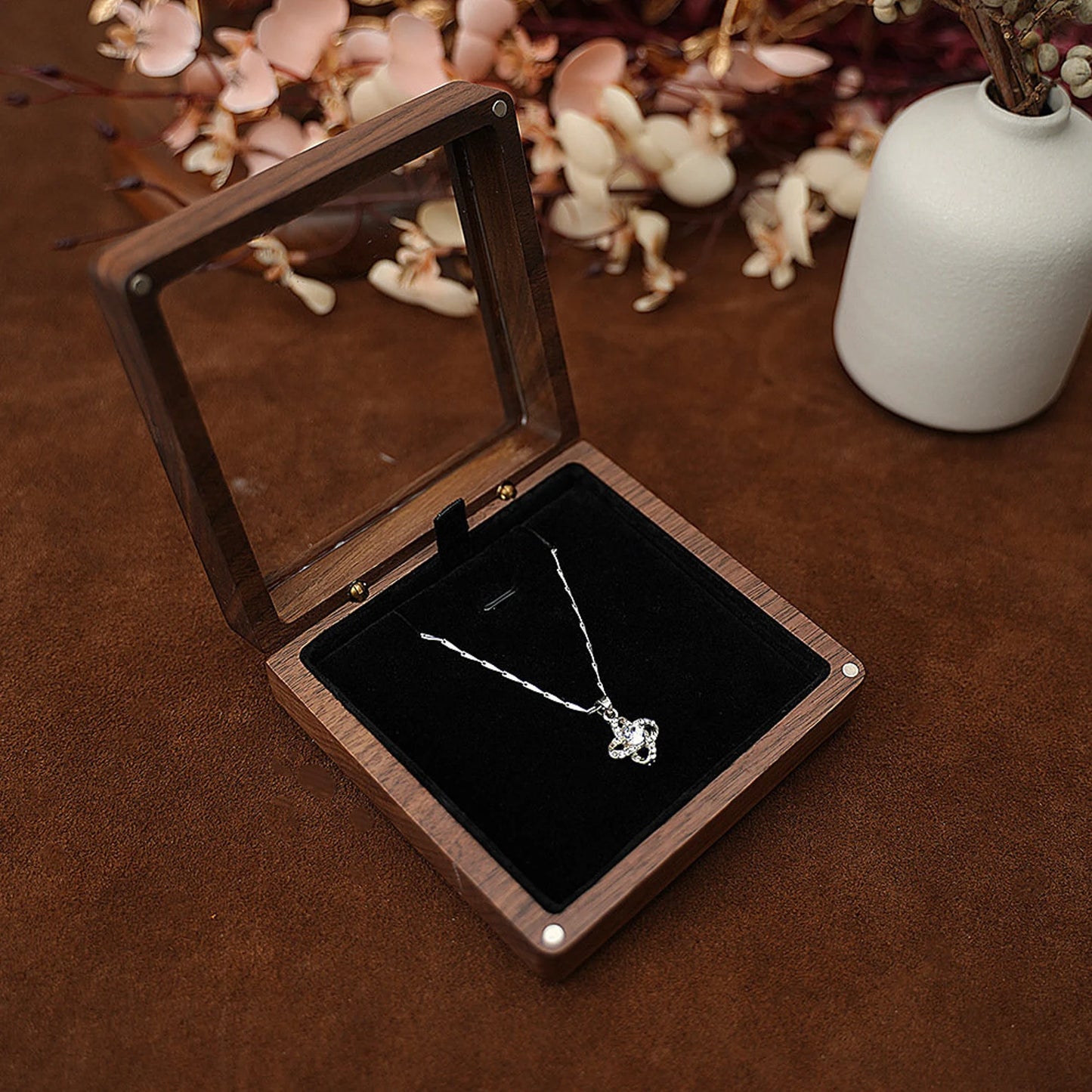 Boîte à Collier en Bois Gravée au Laser