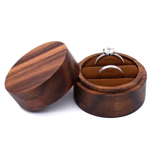 Boîte à bagues ronde en bois de noyer, compacte et élégante, idéale pour les fiançailles