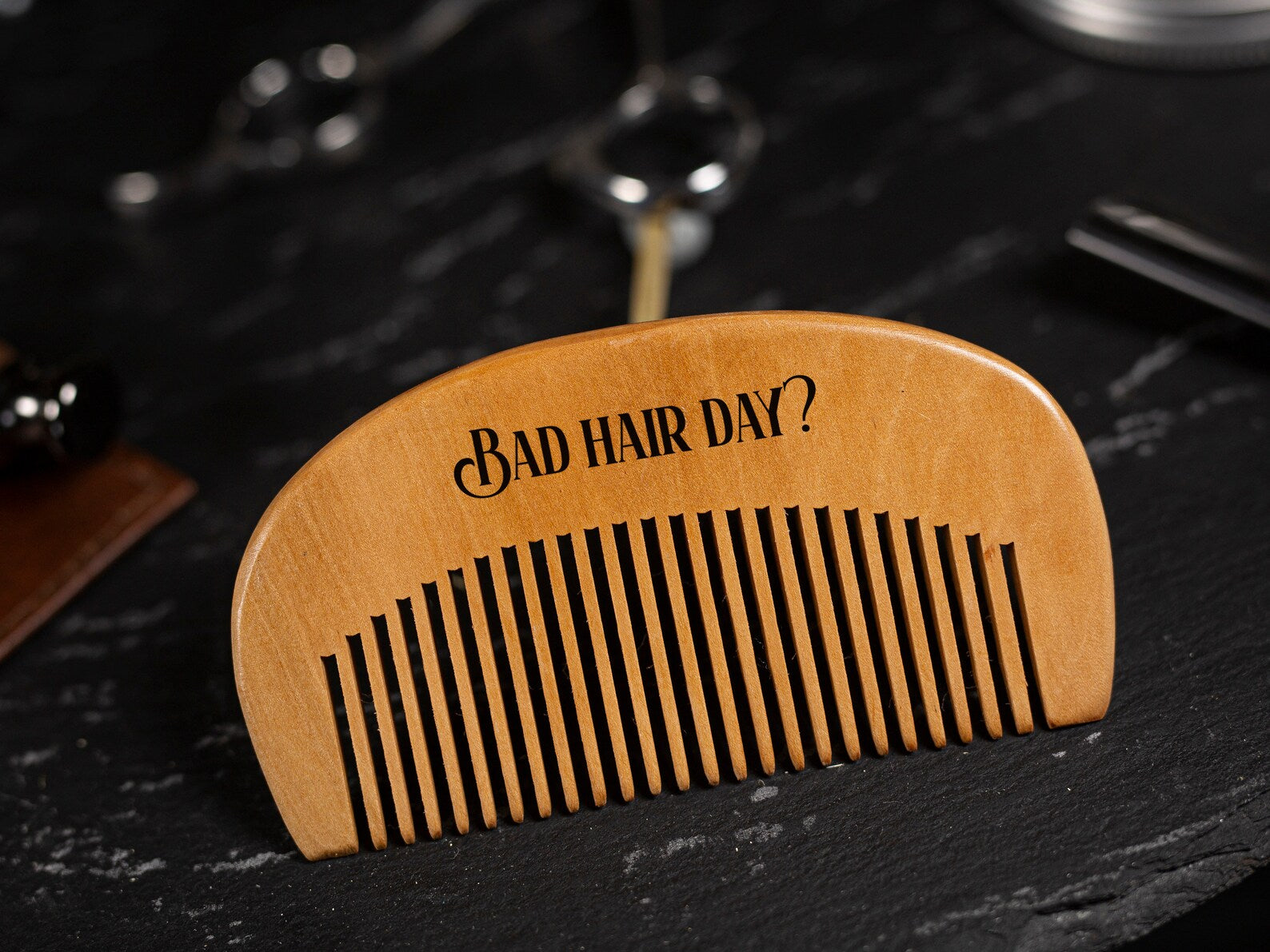 Cadeau grooming pour homme peigne bois