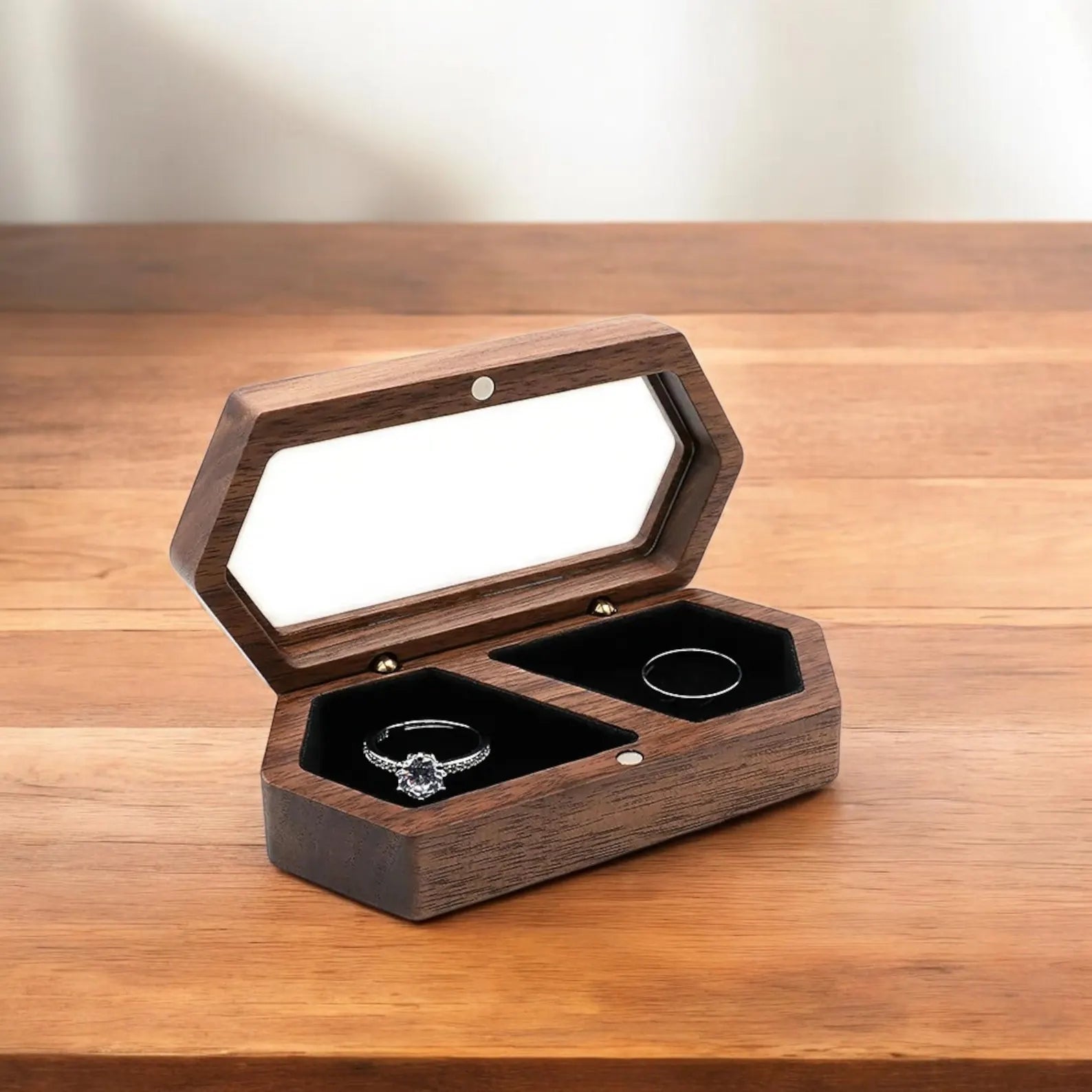 Coffret en bois pour bagues et boucles d’oreilles