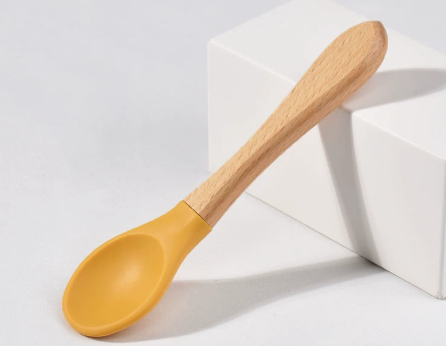 Cuillère pour tout-petits manche en bois