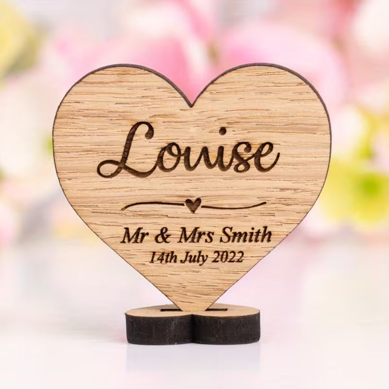 Décoration de mariage en bois gravé personnalisé"