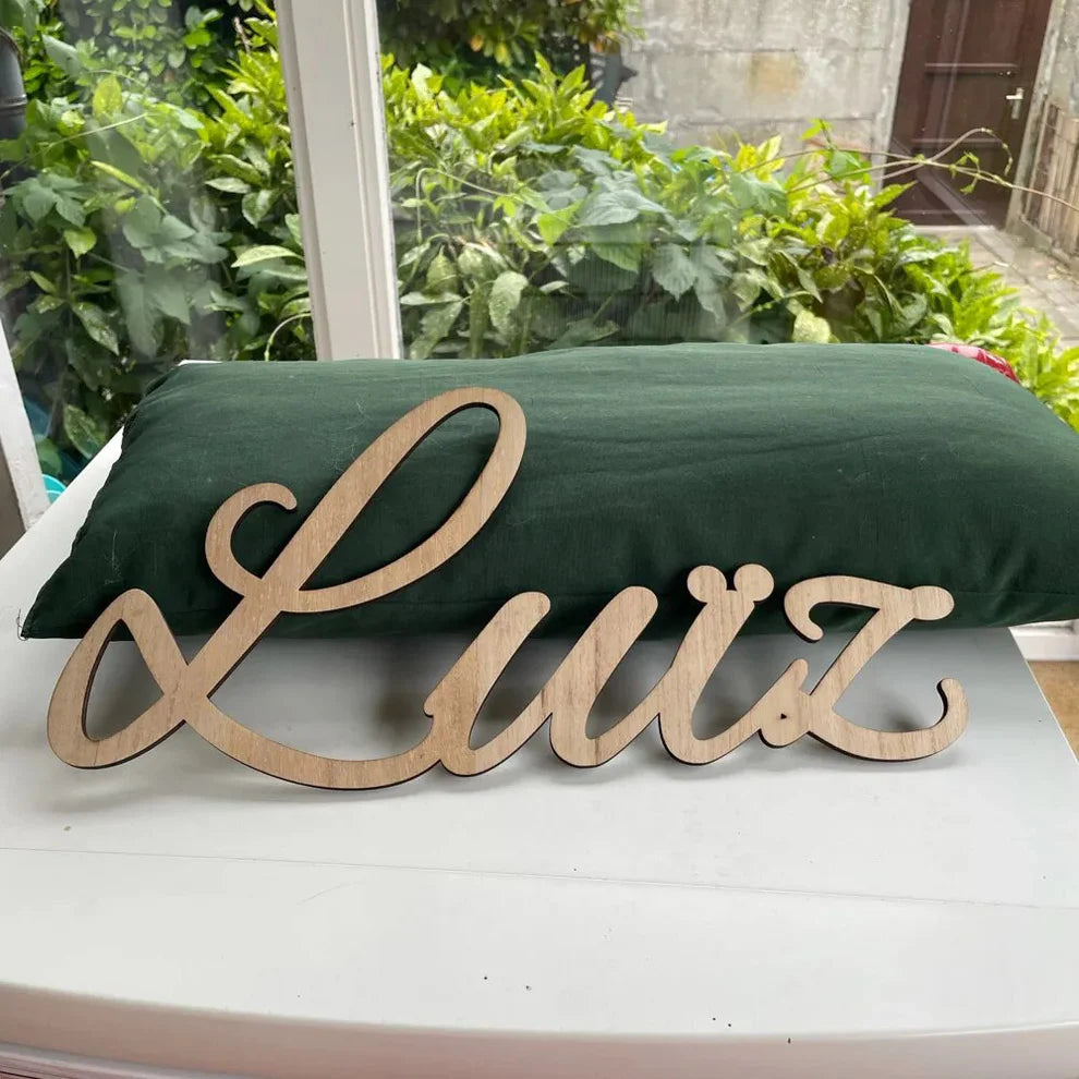 logo d’entreprise en bois naturel sur mesure