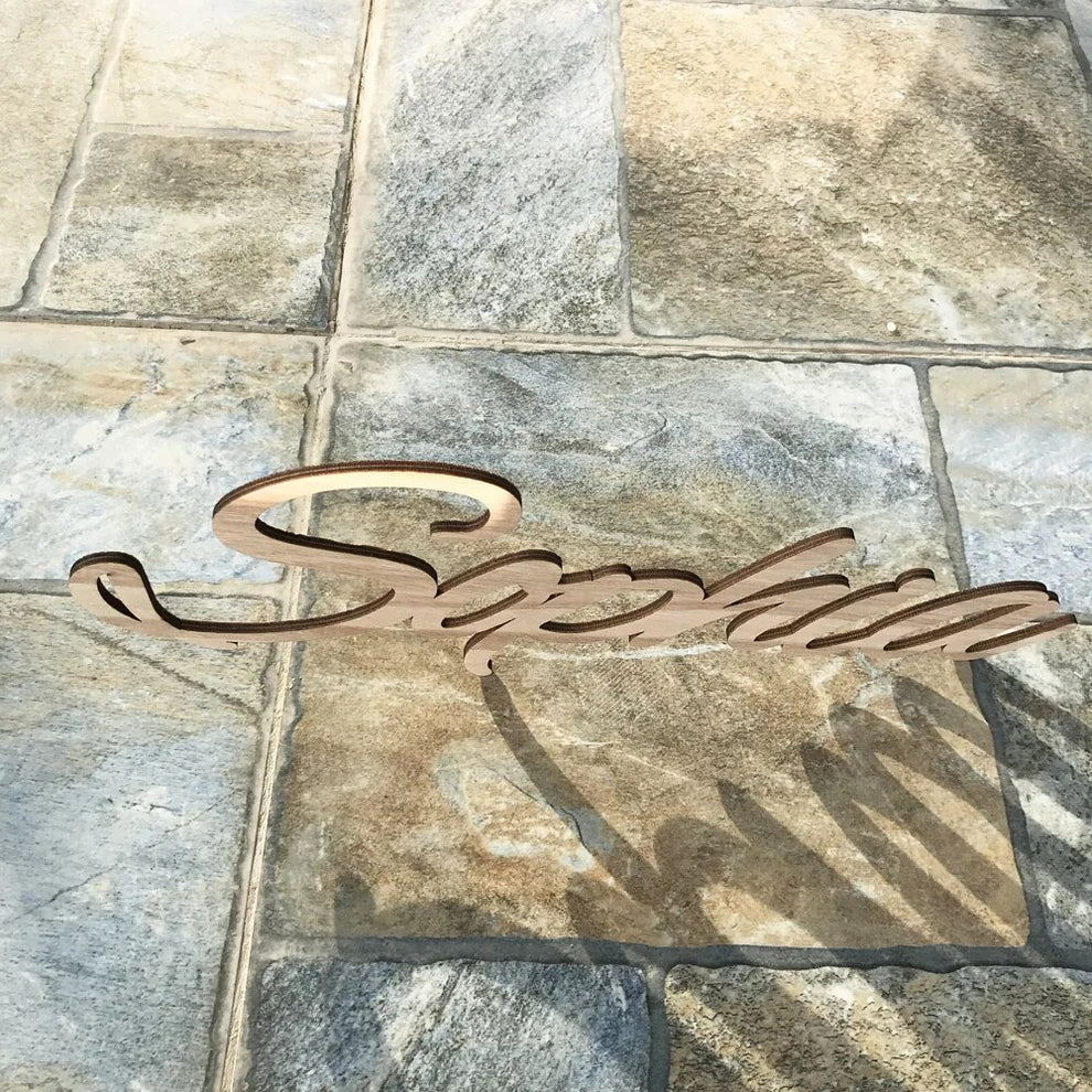 logo en bois découpé laser haute précision