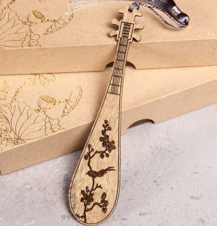 Marque-page artisanal en bois naturel