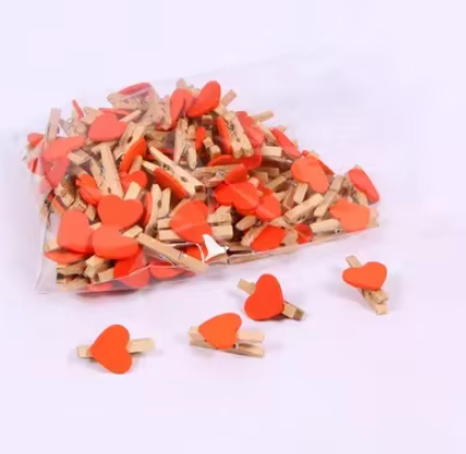 Mini pinces à linge en bois avec cœur orange Love pour photos