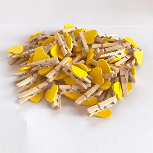Mini pinces à linge en bois cœur jaune Love pour décoration