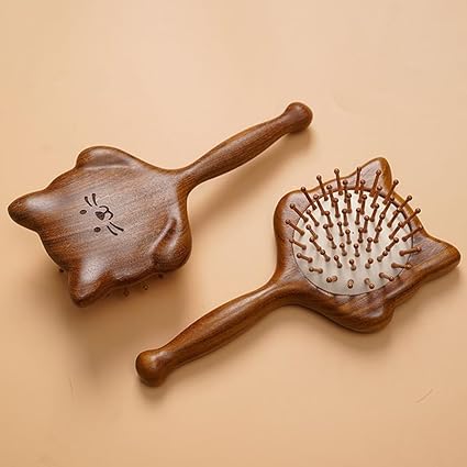 Peigne mignon en bois pour cheveux d’enfants