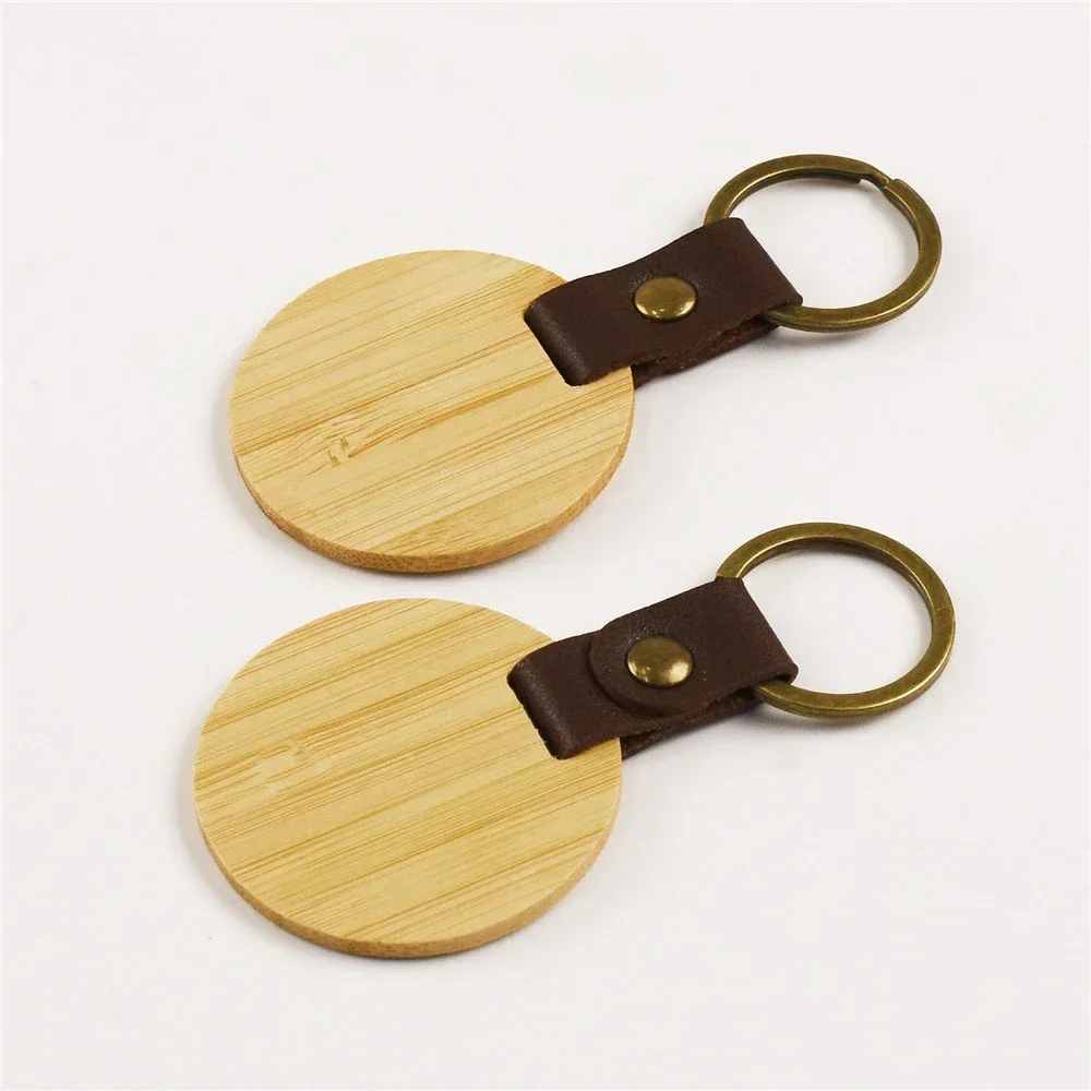 Porte-clés en bois en forme de planche de surf