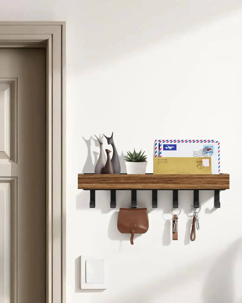 rangement mural bois clair pour entrée