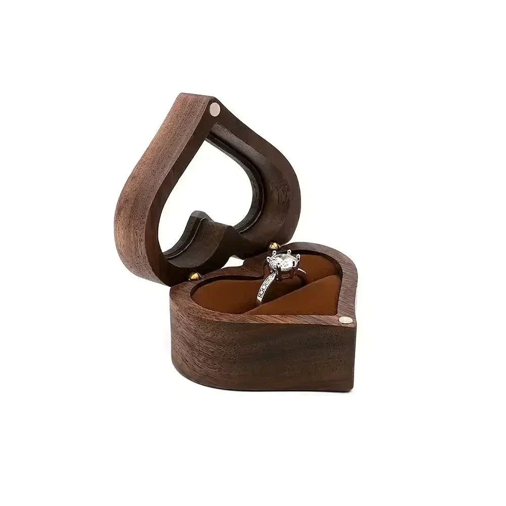 écrin bague mariage forme cœur rustique