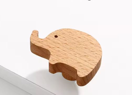bouton de meuble éléphant en bois naturel