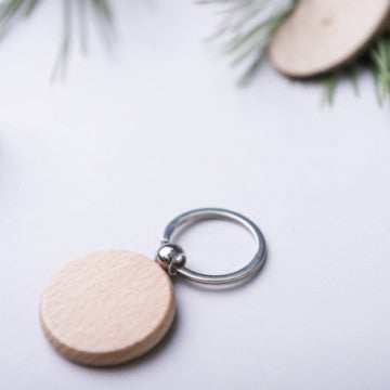 Porte-clés en bois naturel avec gravure personnalisée