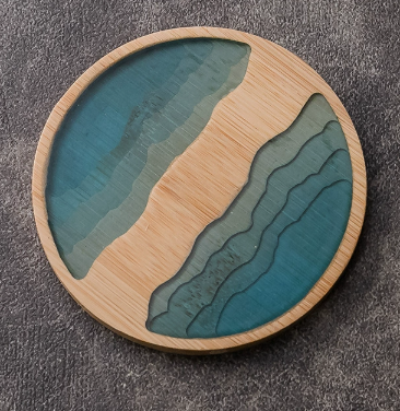 sous-verre rond bambou et résine époxy